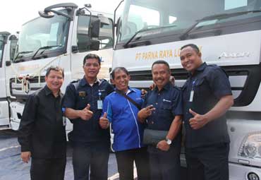 PT Parna Raya Logistik - Pemberkatan Truk 11