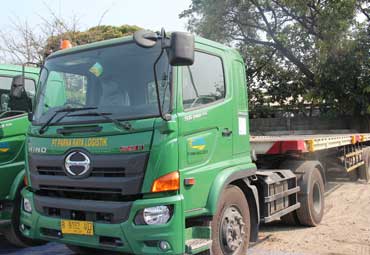 PT Parna Raya Logistik - Pemberkatan Truk 3
